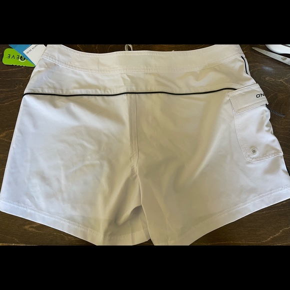 NWT Women O’Neill Boardshort - Picture 2 of 5